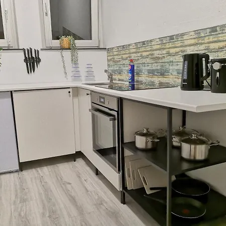 Apartment Unique - 2 Bedrooms - Balcony - Kitchen